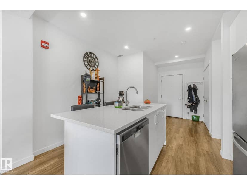 #210 11503 76 AV NW — photo 11 of 40