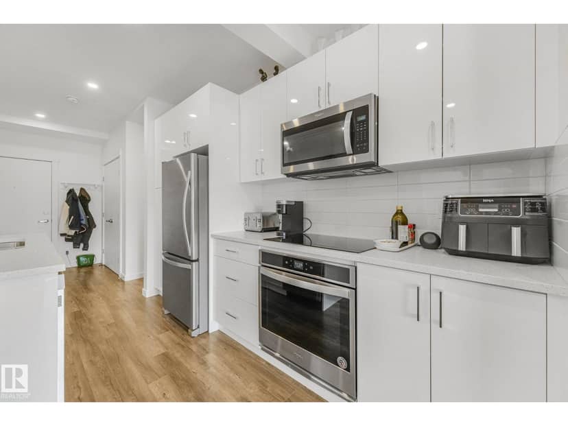 #210 11503 76 AV NW — photo 13 of 40