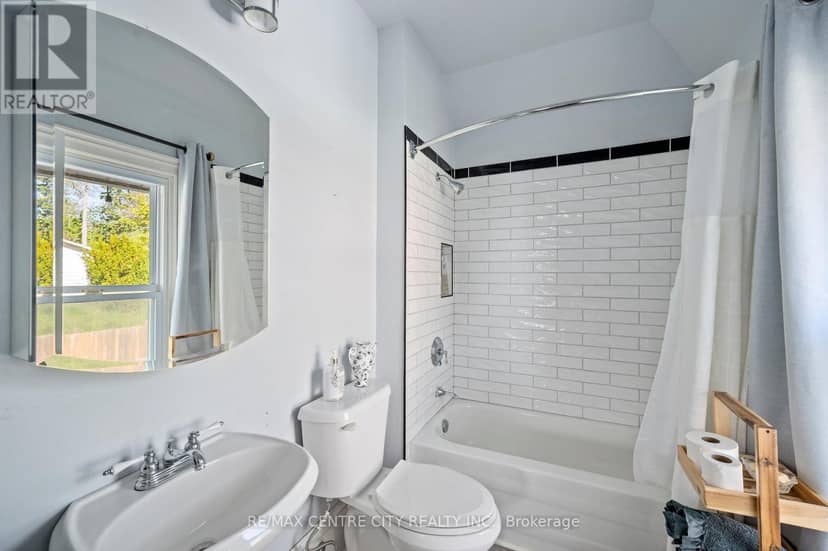 337 George Street — photo 27 of 29