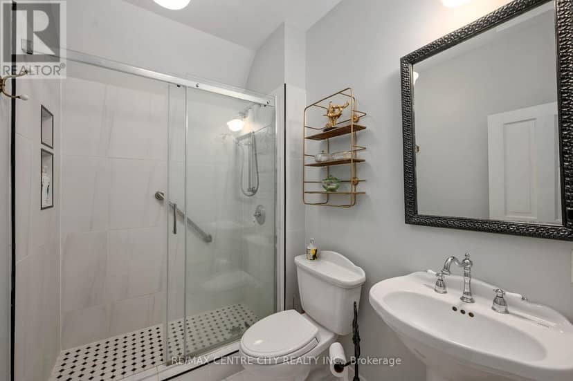 337 George Street — photo 25 of 29