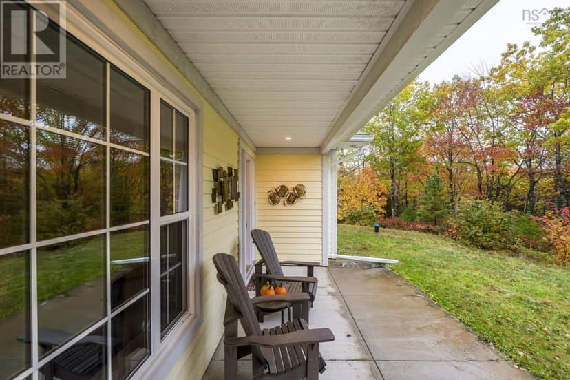 40 Hawkins Drive — photo 10 of 40