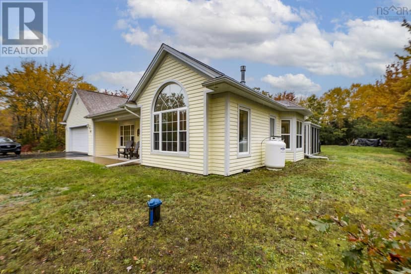 40 Hawkins Drive — photo 9 of 40