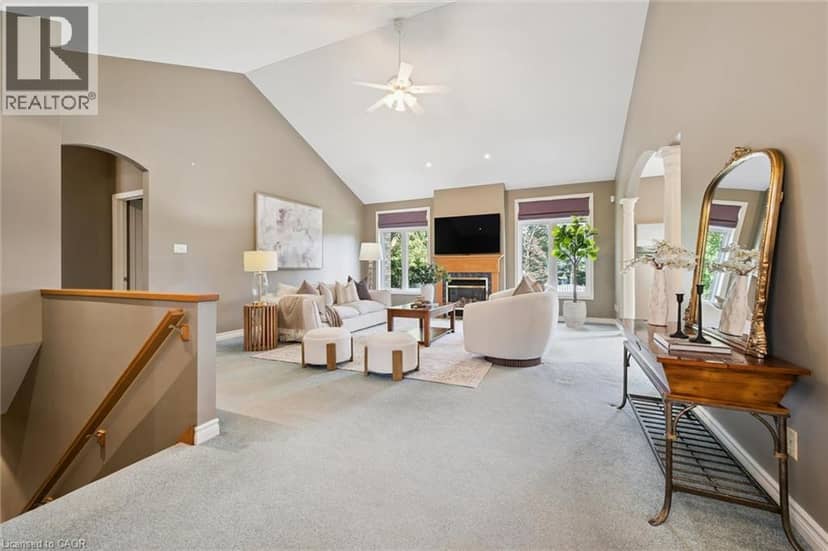 8 CHANCELLOR Drive — photo 6 of 37