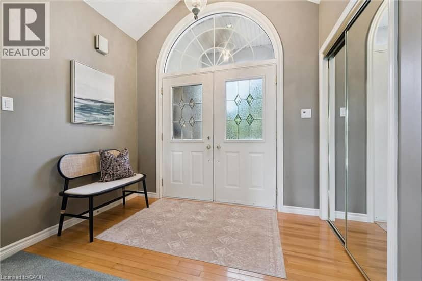 8 CHANCELLOR Drive — photo 5 of 37
