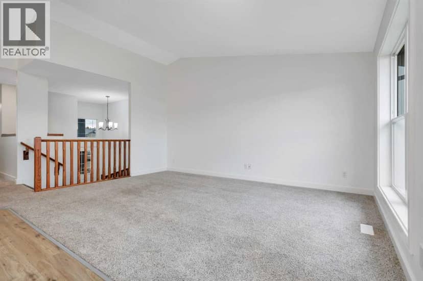 4431 54 Street — photo 12 of 40