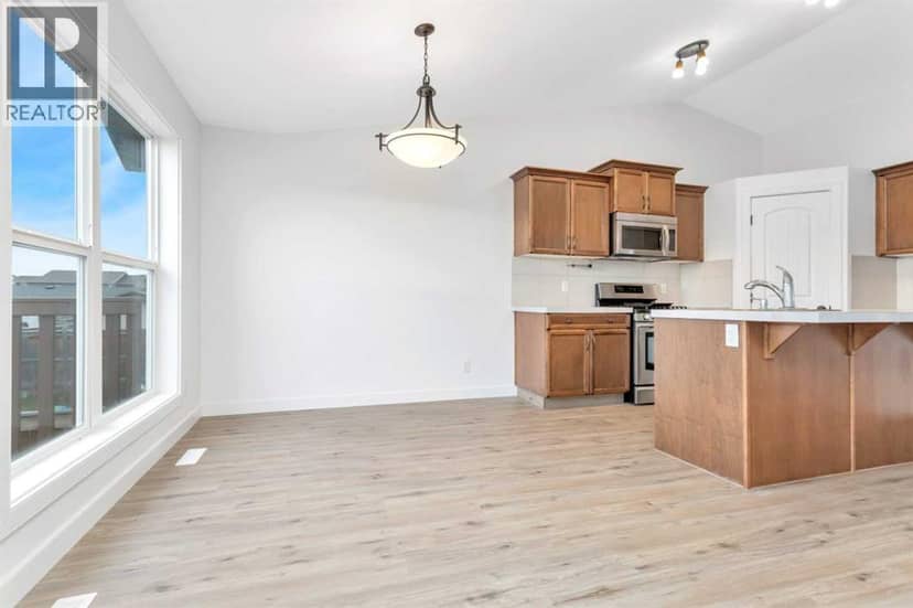 4431 54 Street — photo 11 of 40
