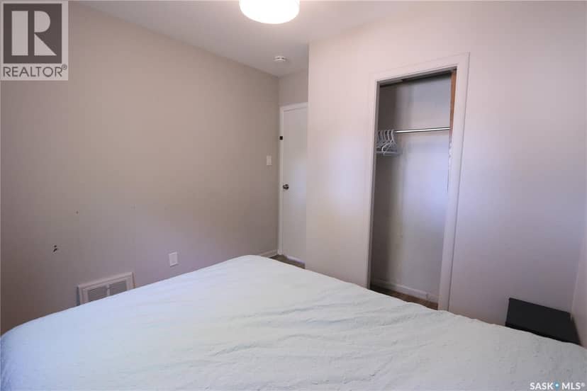 903 Robinson STREET — photo 22 of 40