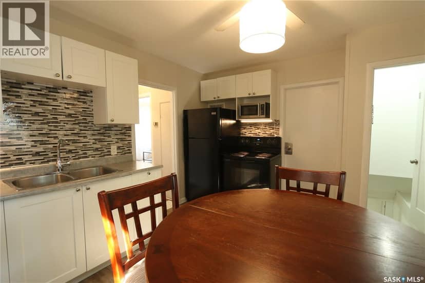 903 Robinson STREET — photo 11 of 40