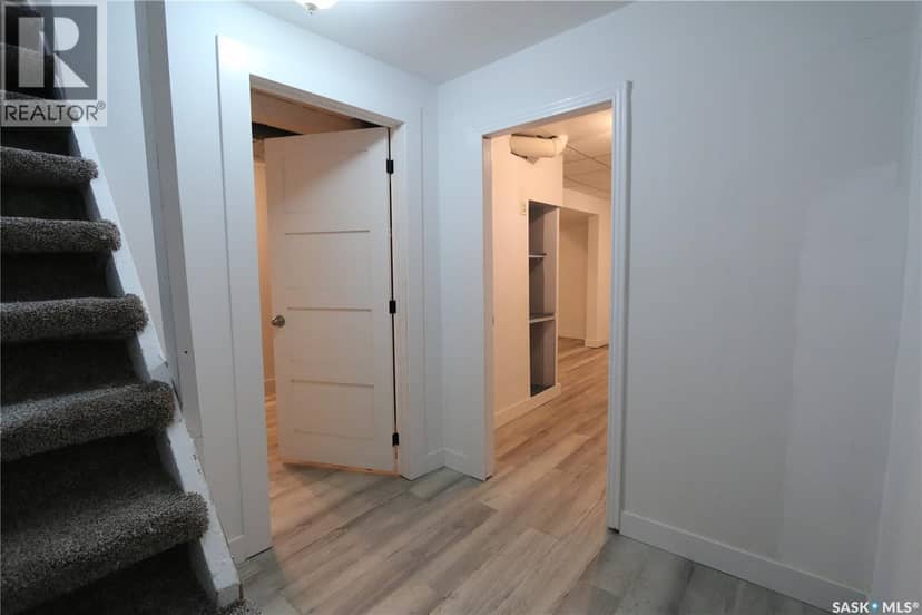 903 Robinson STREET — photo 26 of 40