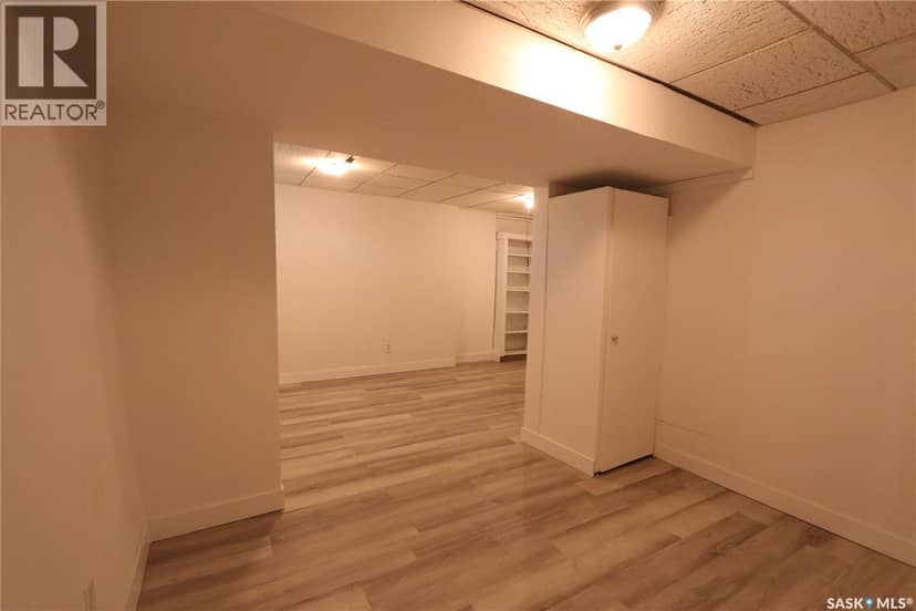 903 Robinson STREET — photo 33 of 40