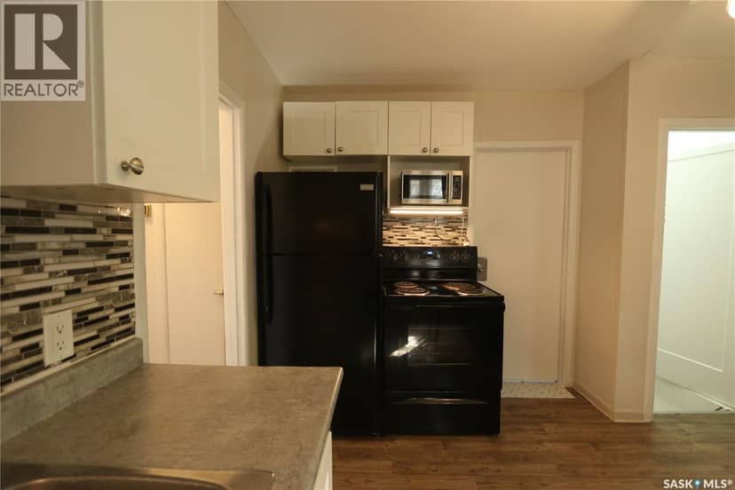 903 Robinson STREET — photo 12 of 40