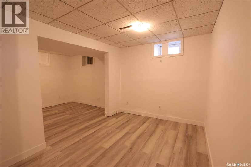 903 Robinson STREET — photo 29 of 40