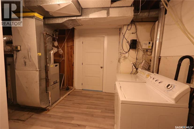 903 Robinson STREET — photo 27 of 40