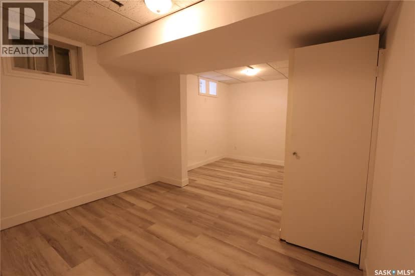 903 Robinson STREET — photo 32 of 40