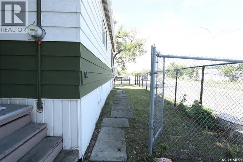 903 Robinson STREET — photo 37 of 40