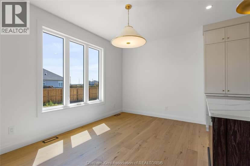 30 Rosewood Crescent — photo 11 of 40