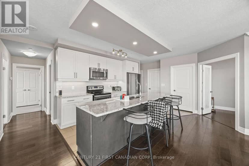 605 - 240 Village Walk Boulevard, London North, photo 6