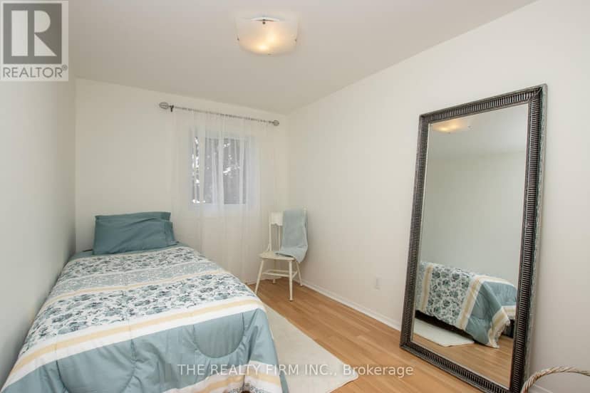 32 - 110 Deveron Crescent — photo 28 of 40