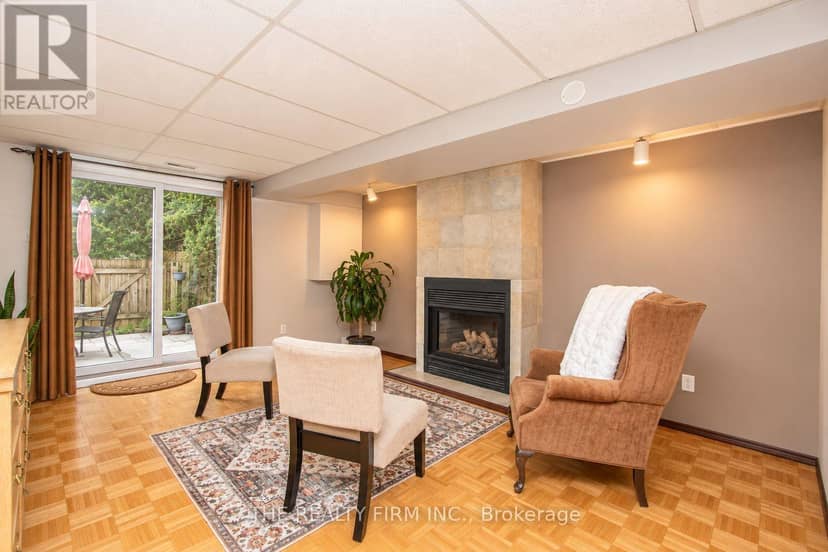 32 - 110 Deveron Crescent — photo 37 of 40
