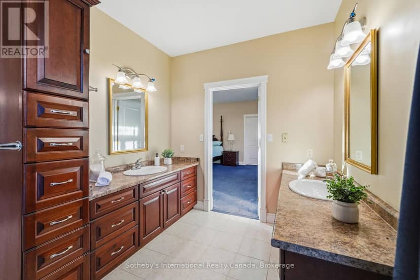 53 Peter Street — photo 28 of 40