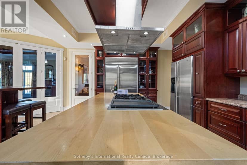 53 Peter Street — photo 9 of 40