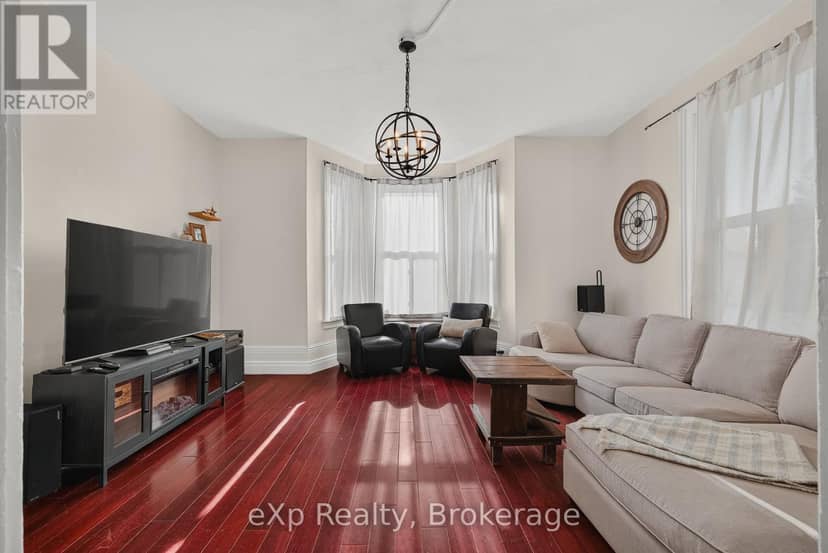 35 Toronto Road — photo 11 of 27