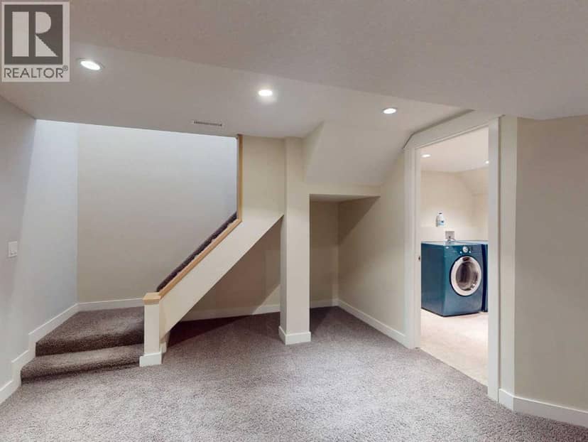 23 Brown Crescent NW — photo 37 of 40