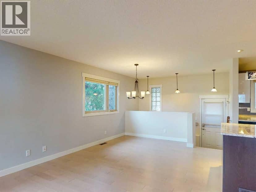 23 Brown Crescent NW, Calgary, photo 7