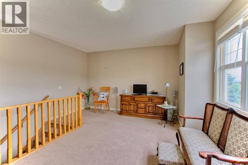 1028 Kincora Drive NW — photo 20 of 40