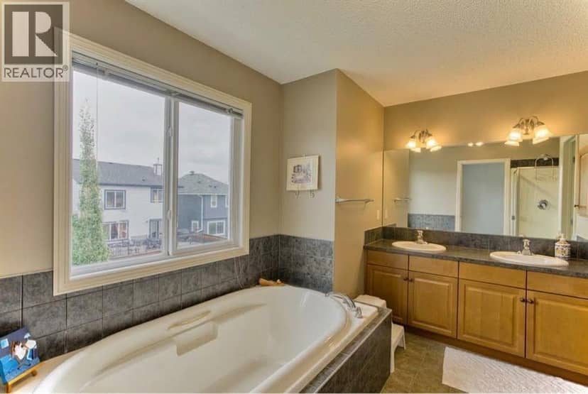 1028 Kincora Drive NW — photo 25 of 40