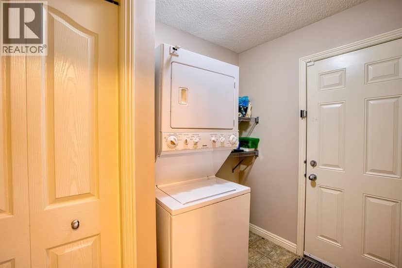 1028 Kincora Drive NW — photo 17 of 40