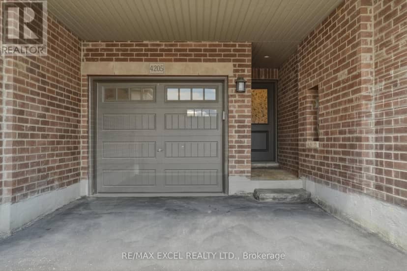 4205 Major Mackenzie Drive E — photo 4 of 40