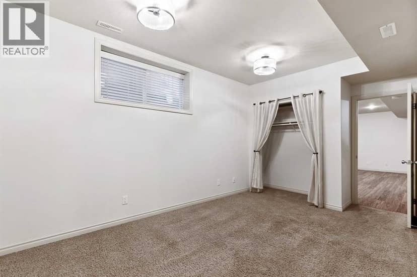 1, 2413 2 Avenue NW — photo 31 of 40