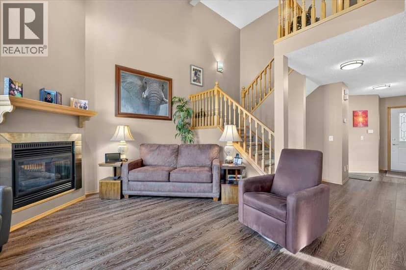 749 Sandringham Place NW, Calgary, photo 8