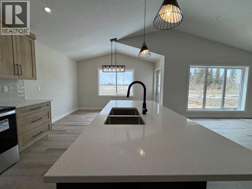 52 Emmett Crescent — photo 26 of 40