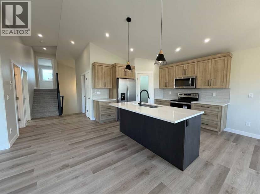 52 Emmett Crescent — photo 22 of 40