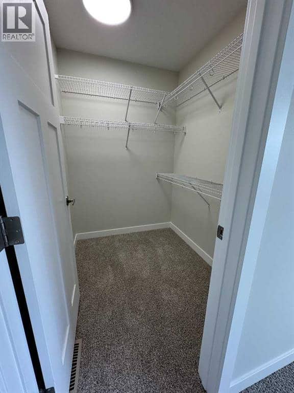 52 Emmett Crescent — photo 36 of 40