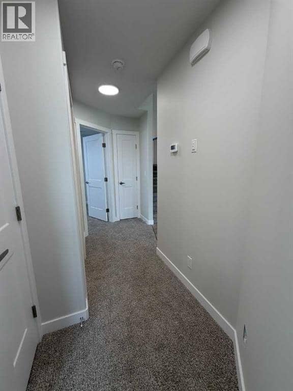 25 Thatcher Avenue — photo 19 of 34