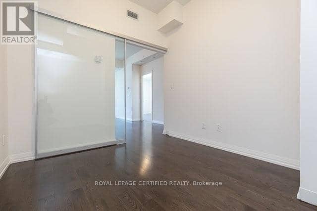 835 - 460 Adelaide Street E — photo 12 of 15