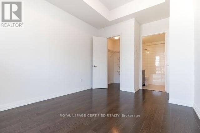 835 - 460 Adelaide Street E — photo 9 of 15