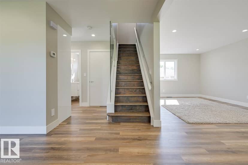 10447 52 ST NW NW — photo 18 of 40
