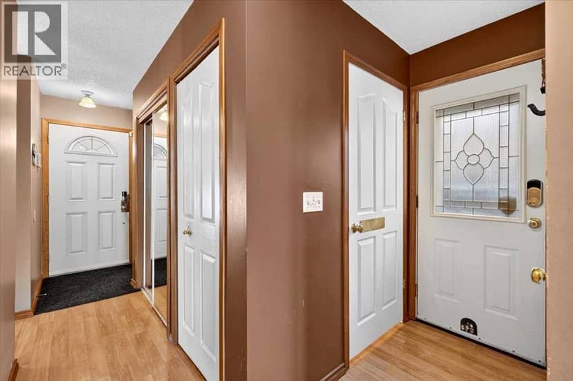 41 Templeson Crescent NE — photo 17 of 40