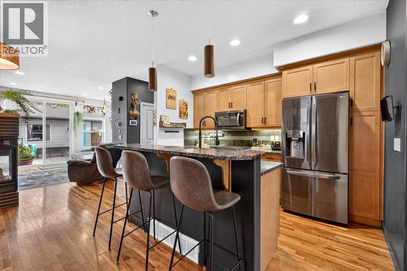 2117 15 Street SW — photo 9 of 40