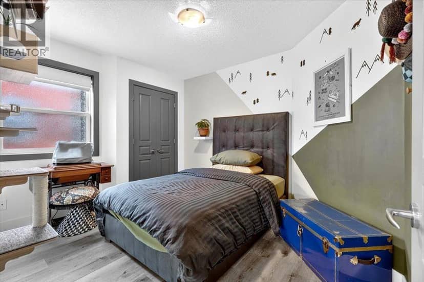 2117 15 Street SW — photo 26 of 40