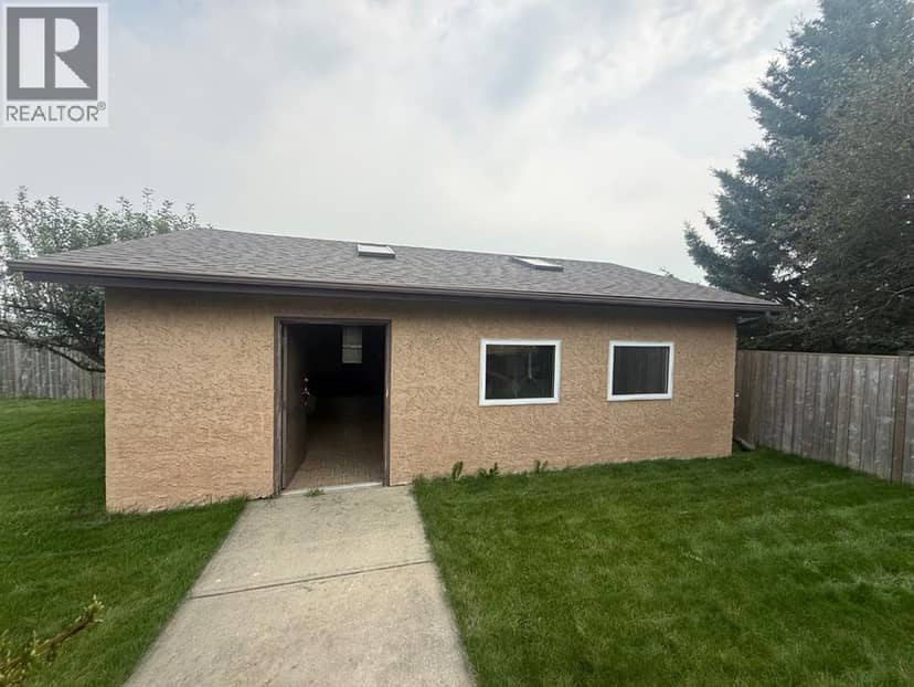 5521 46 Street — photo 37 of 40