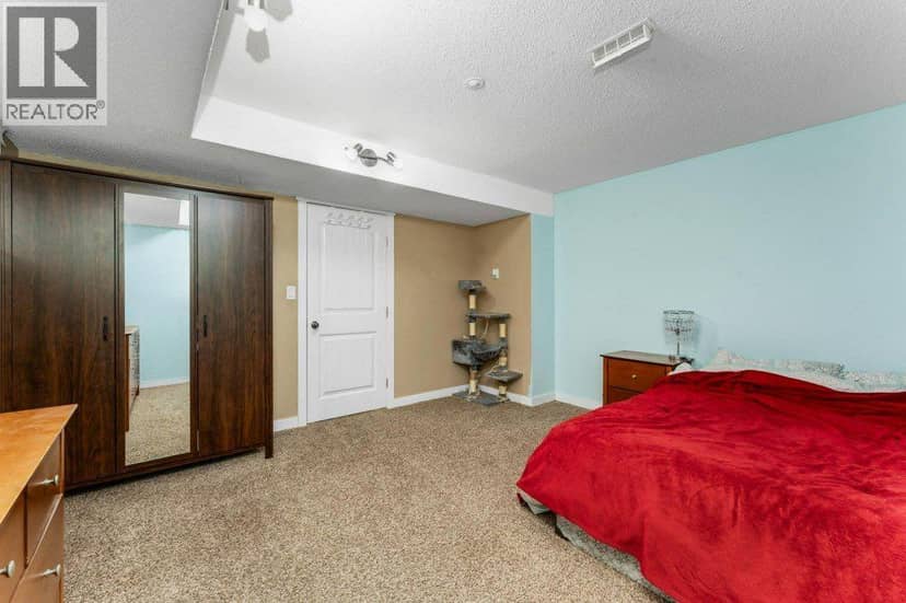 5521 46 Street — photo 27 of 40