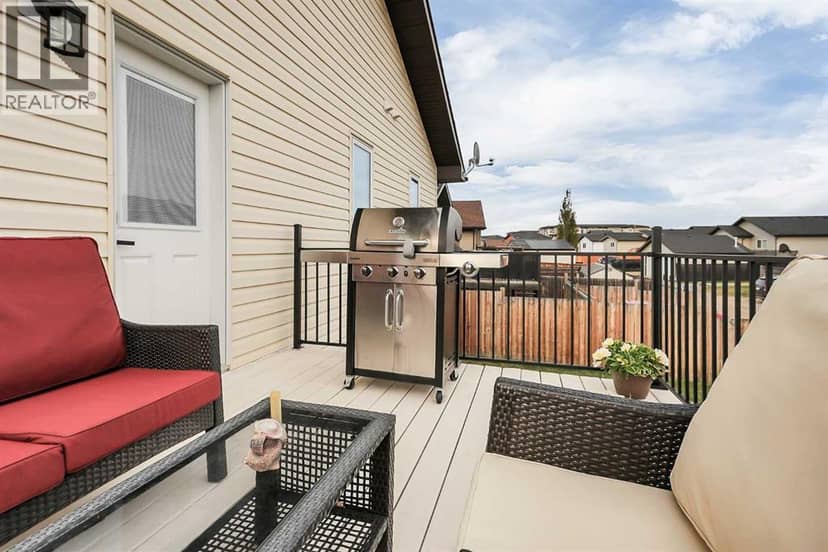 46 Mackenzie Crescent — photo 17 of 40