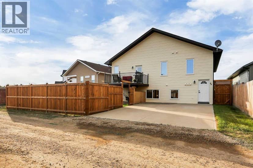 46 Mackenzie Crescent — photo 34 of 40