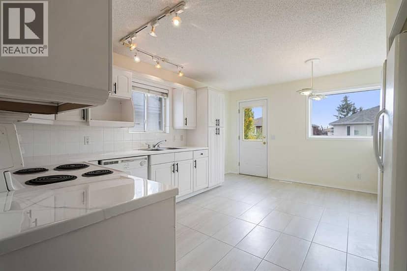 119 Hawkmount Close NW — photo 18 of 40