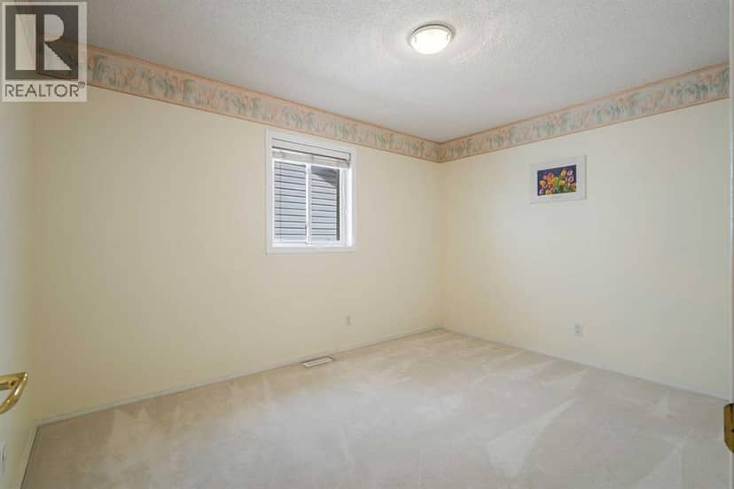 119 Hawkmount Close NW — photo 28 of 40
